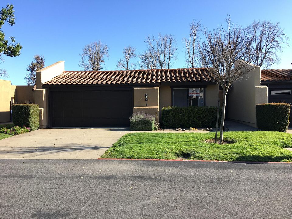 1st image of 8 Los Verdes Dr