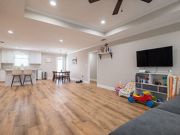 4th image of 4920 Sandy Hill Dr
