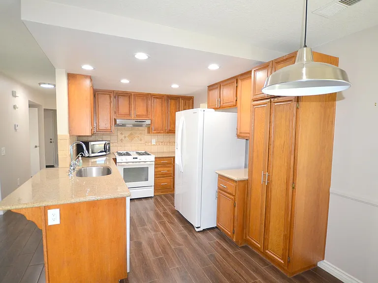 25487 Marvin Gardens Way — Photo 9