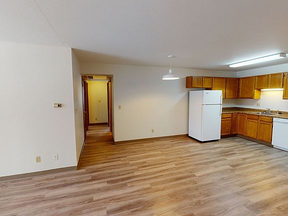 3rd image of 908 Douglas Ave Unit 7