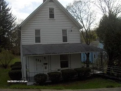 104 Mayer St photo 1