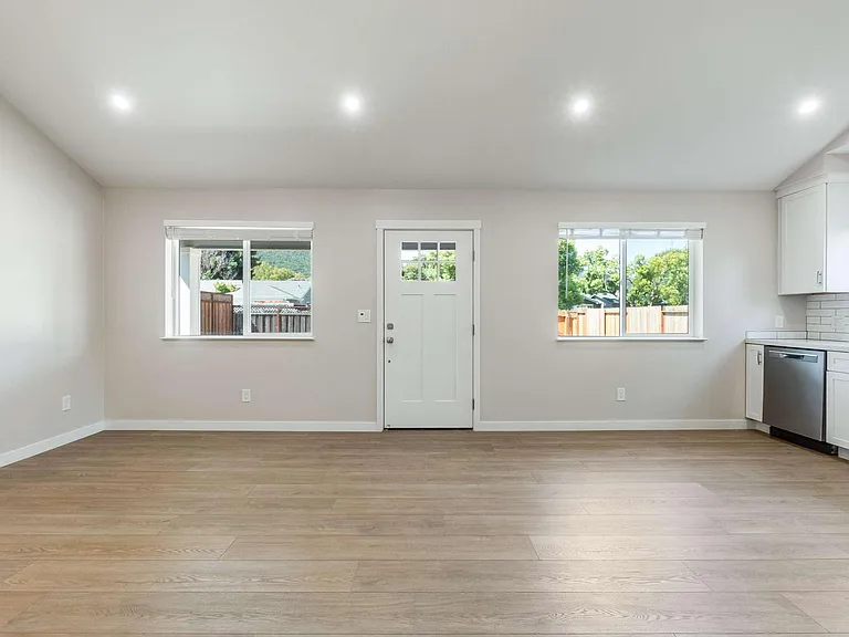 1045 Allegheny Dr — Photo 8