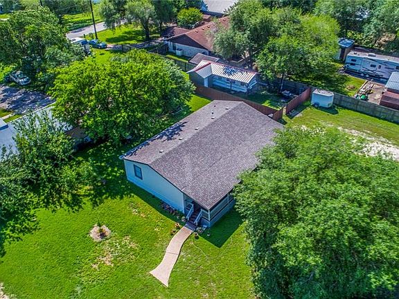 2nd image of 117 Regina Dr