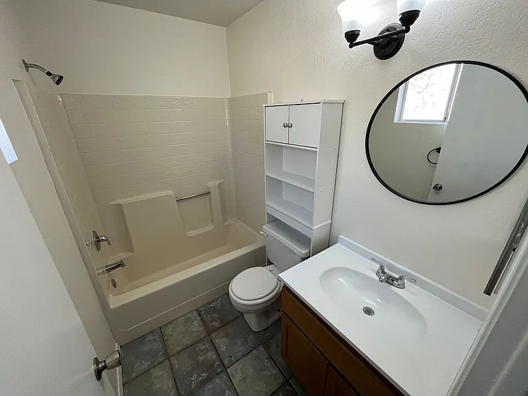 1621 Ash Ave — Photo 12