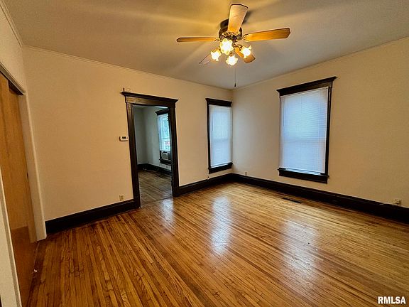 4th image of 1038 N 1st St