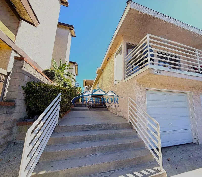 3 bed, 2.0 bath, $2,900 — Photo 1