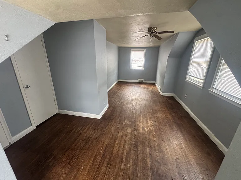 219 Lexington Pkwy N #1 — Photo 8