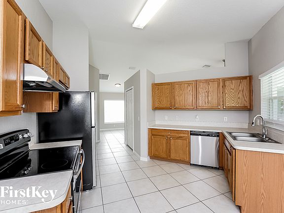 5th image of 320 San Marino Ave