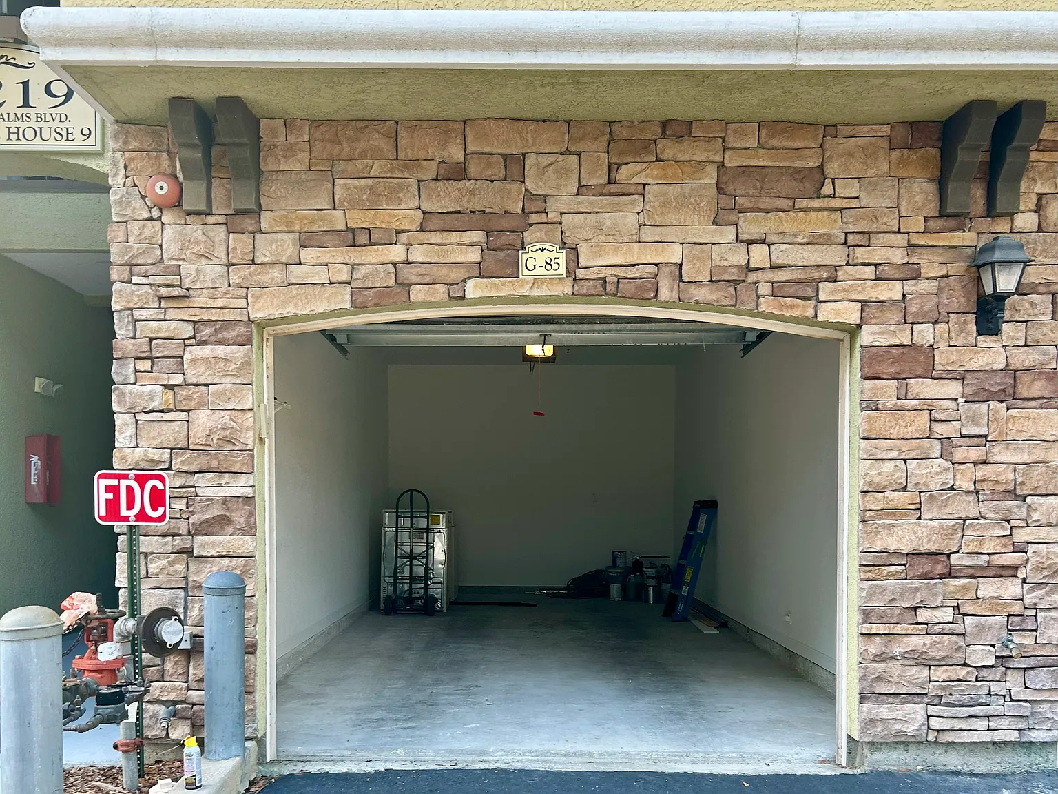 1 bed, 756 sqft, $1,750 — Photo 3