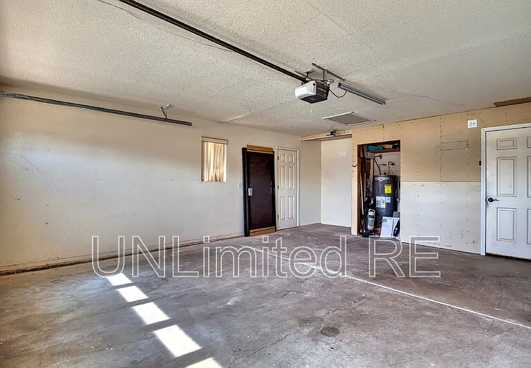 1435 Beefeater Dr — Photo 43