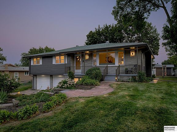 4th image of 9805 Hartman Ave