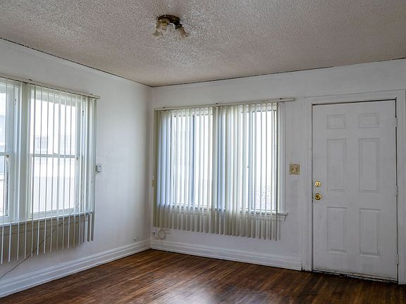 2nd image of 1720 W Gage Ave #1/2