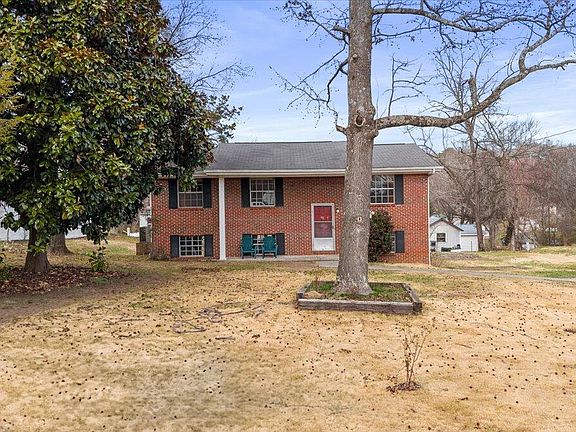 2nd image of 2151 Gregory Dr SE