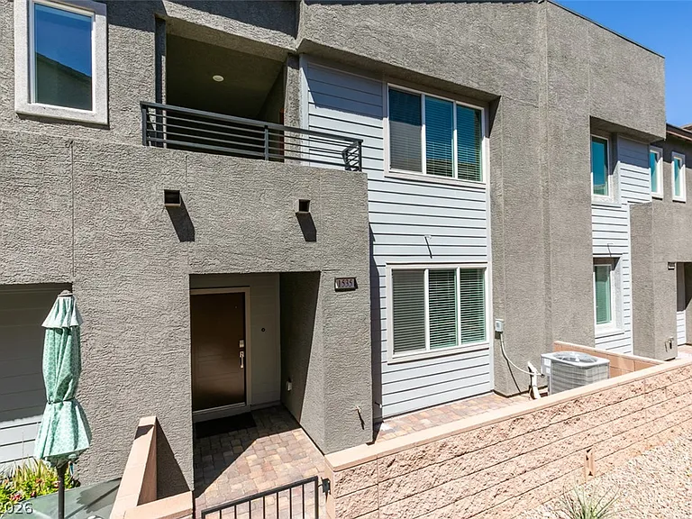 1535 Maria Crossing Ave — Photo 2