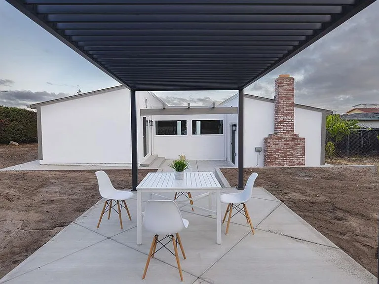 1460 Mescal St — Photo 3
