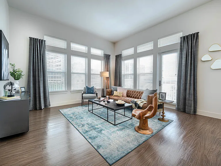 Burnett Lofts — Photo 10