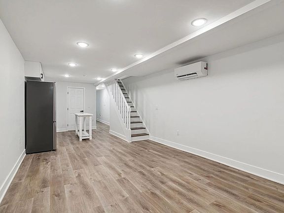 3rd image of 36A Park Ave #1