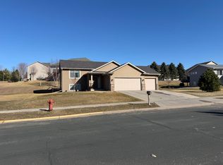 831 20th Ave SE, Pine Island, MN 55963