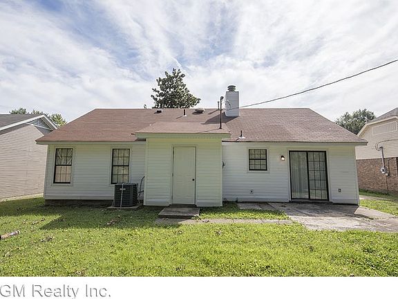 3rd image of 4579 Country Brook Dr