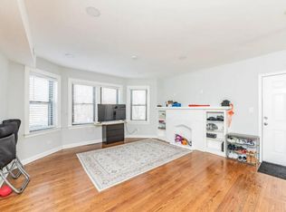4415 W School St #2S, Chicago, IL 60641