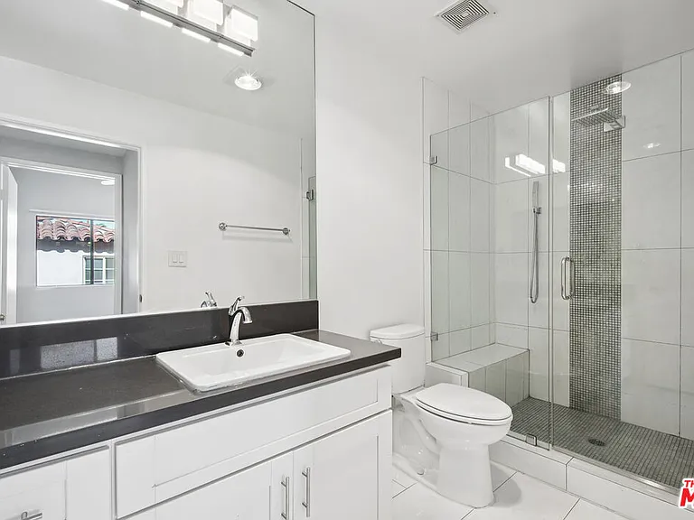 5715 W Olympic Blvd #206 — Photo 16