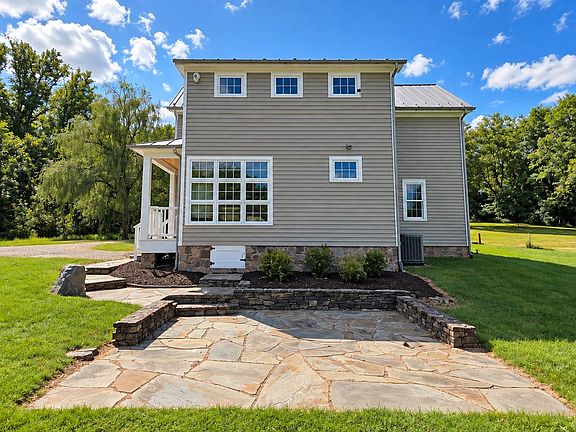 3rd image of 8203 Buckland Mill Rd