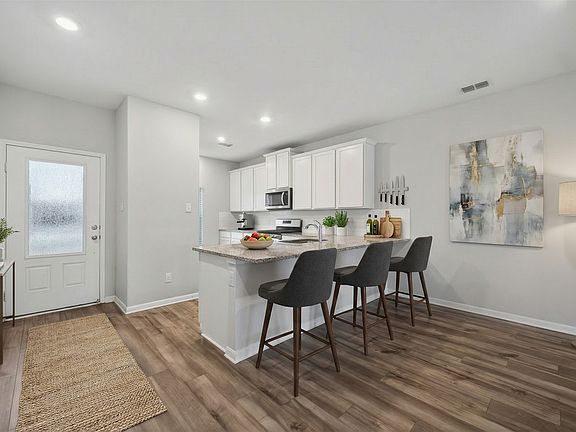 4th image of 2105 Rougle Ct