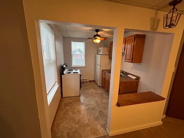 252B E Market St — Photo 1