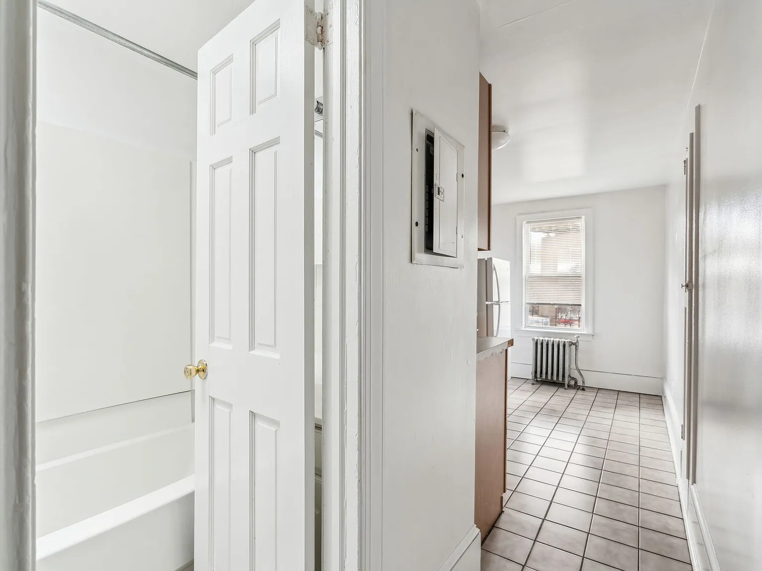 1 bed, $1,090 — Photo 2