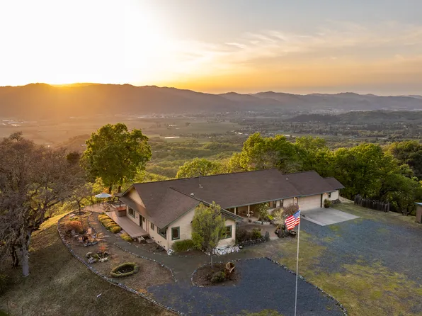 2389 Twining Rd, Ukiah, CA 95482