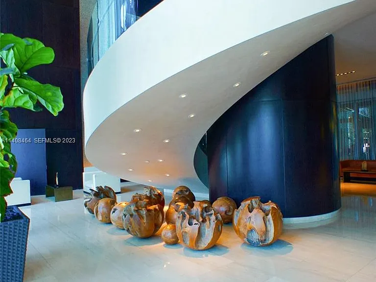 900 Biscayne Blvd #Penthouse 6205 — Photo 9