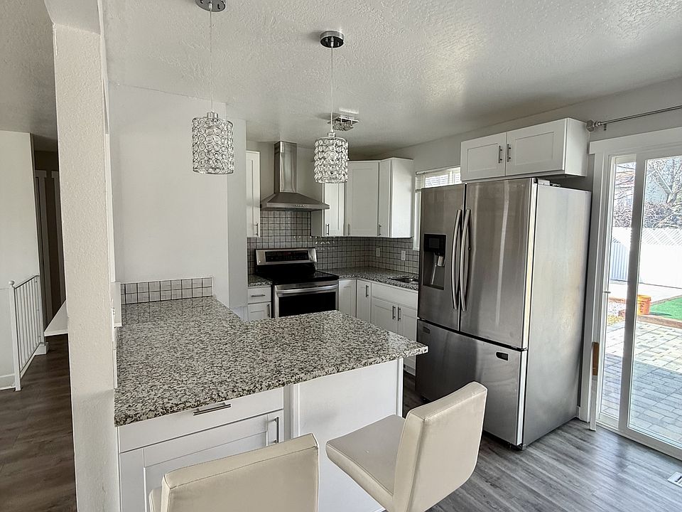 1st image of 3920 W Lishawn Dr