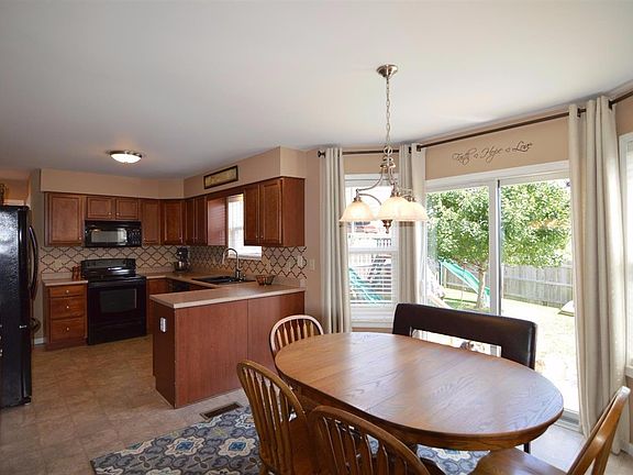 3rd image of 7226 Buffstone Dr