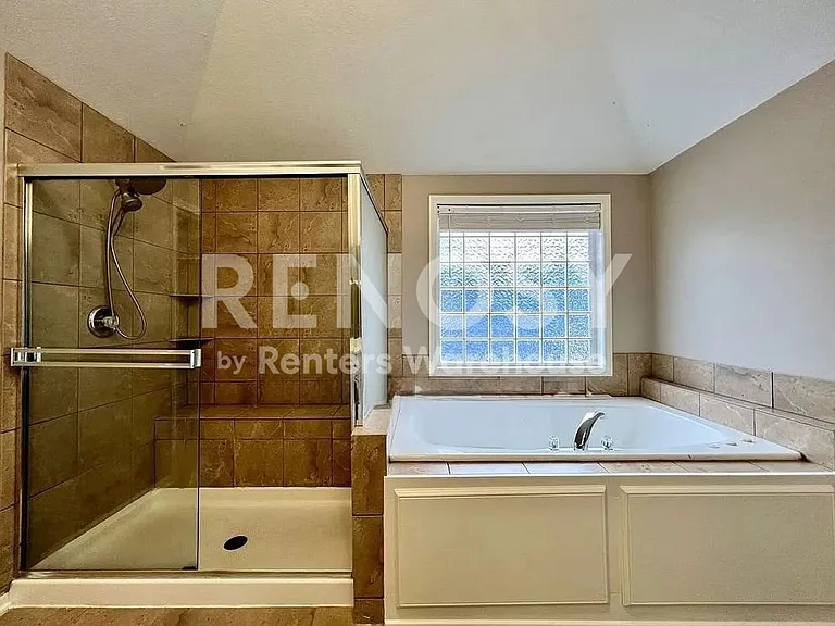 15861 Linden St — Photo 22