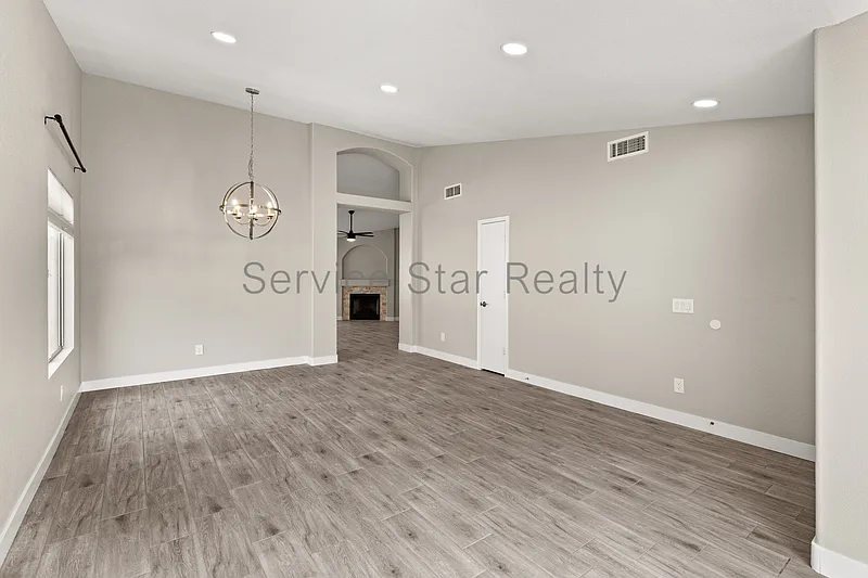 4 bed, 2.0 bath, 1680 sqft, $2,500 — Photo 4