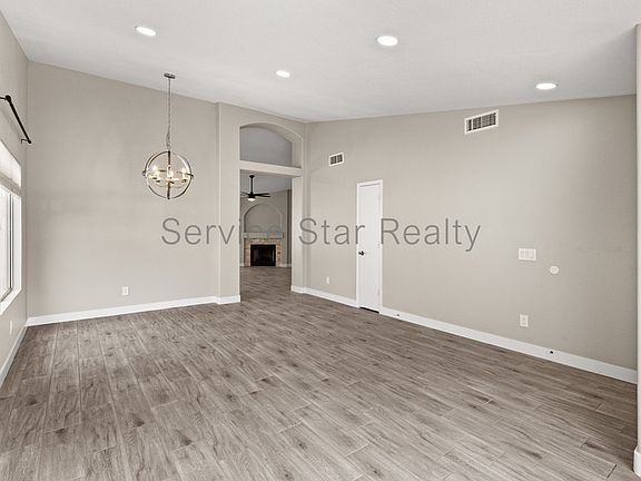 4th image of 1408 E Carson Rd