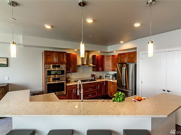 4th image of 4961 Main St #602