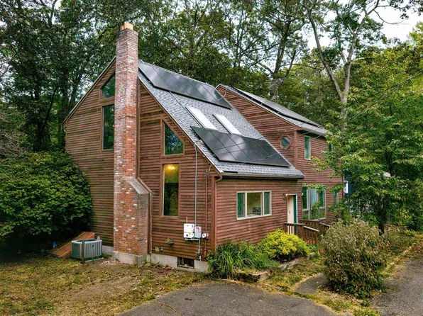 25 Fuller Ave, Lancaster, MA 01523