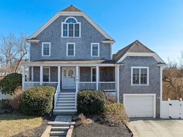 31 Bradford St, Marshfield, MA 02050