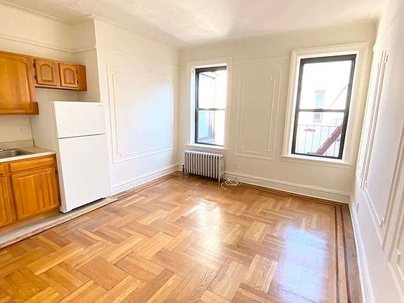 2nd image of 724 E 27th St #6DD