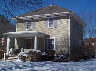 358 Jefferson Ave, Elgin, IL 60120