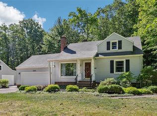 6804 Glenview Rd, Mayfield Village, OH 44143