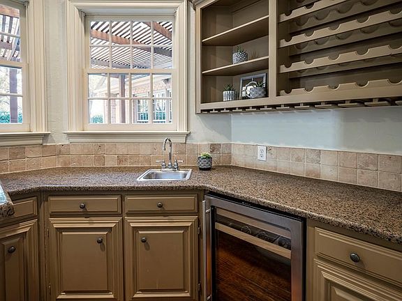 4th image of 5224 Corinthian Bay Dr