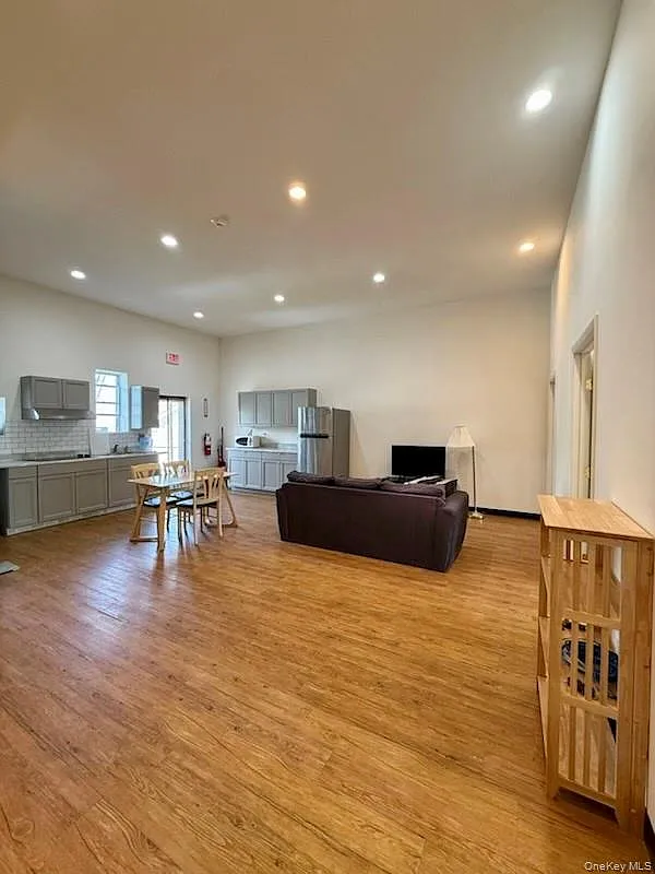 Building Photo - 33 W Market St #2A