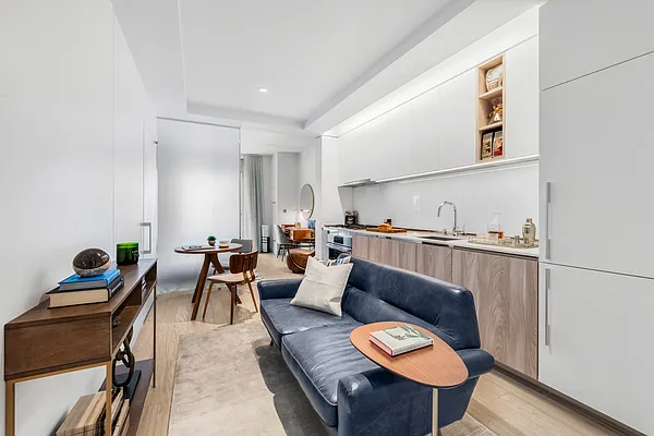 Living room, photo 2