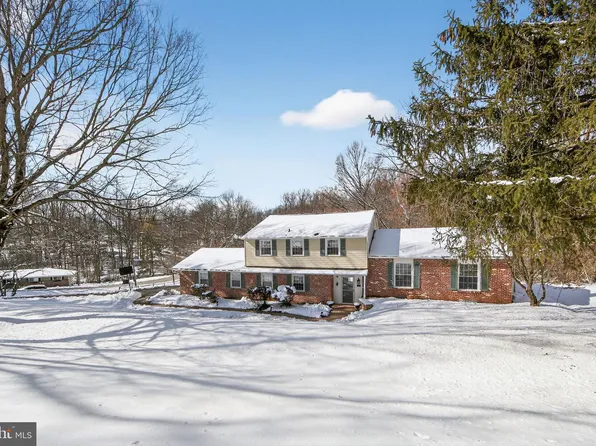 51 Oakland Dr, Downingtown, PA 19335