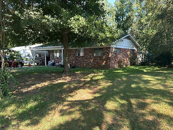 2nd image of 106 Cloverdale Blvd
