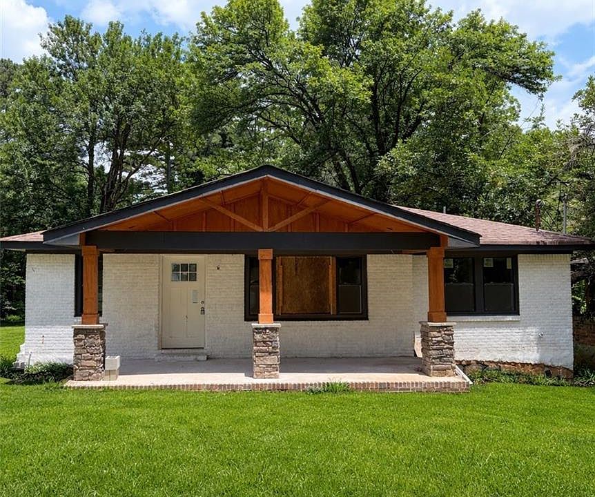 1st image of 2453 Ivydale Dr SW