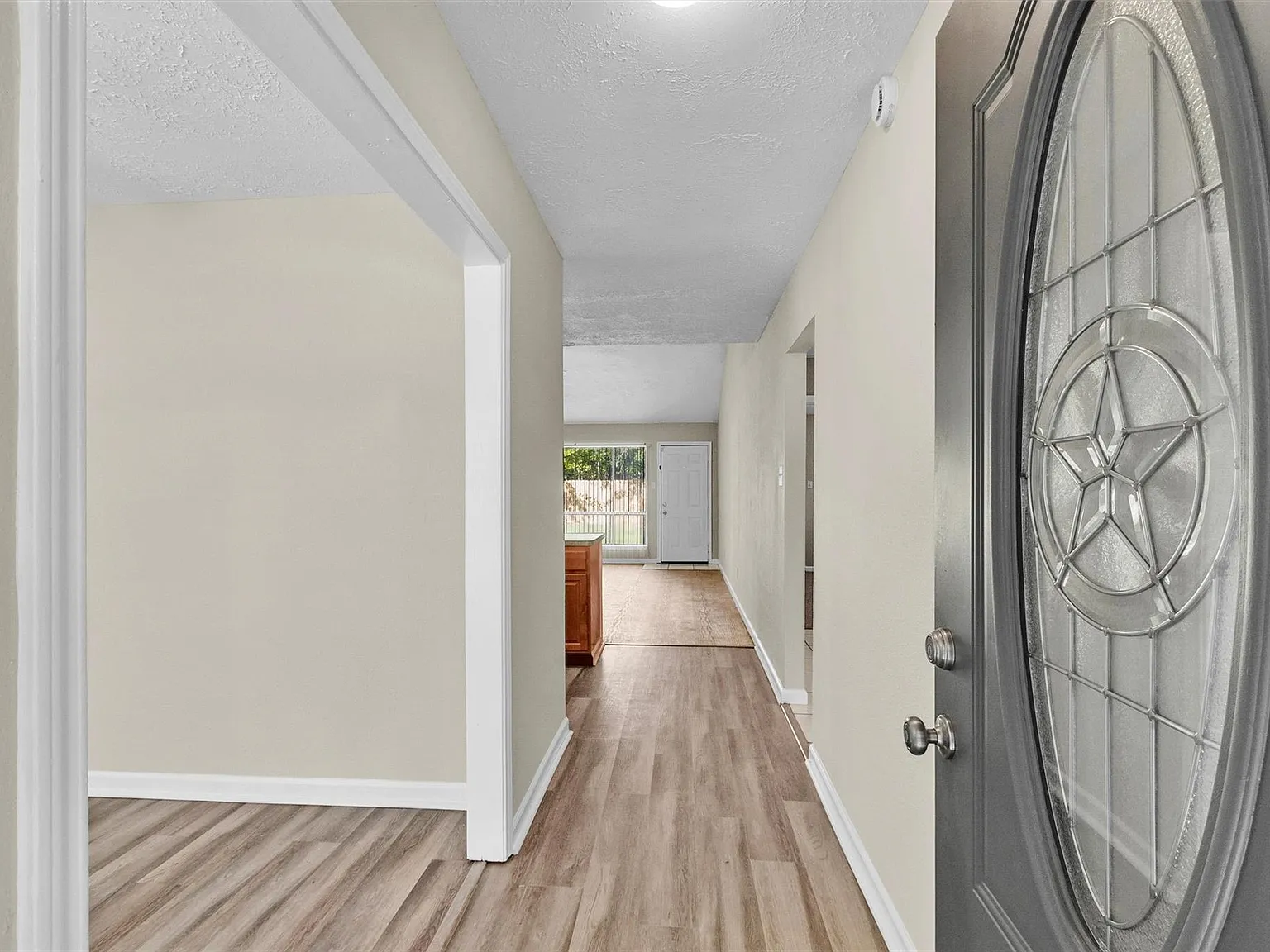 3 bed, 2.0 bath, 1643 sqft, $1,550 — Photo 4
