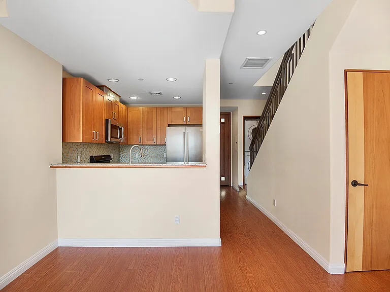 5303 Satsuma Ave #117 — Photo 10